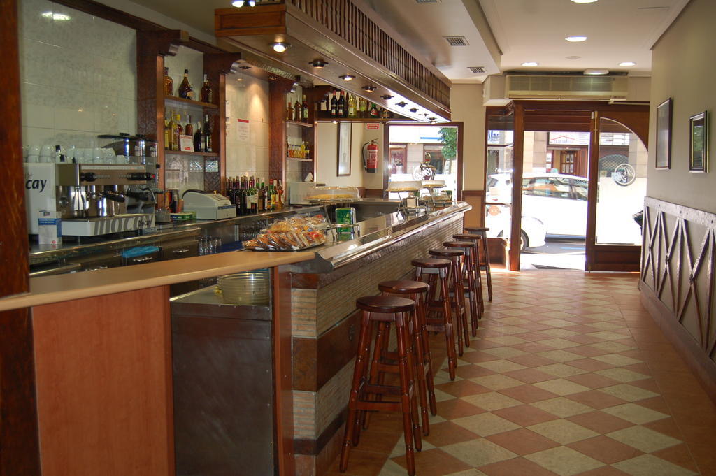 Bar Pension Restaurante Bidasoa Irun Exteriér fotografie