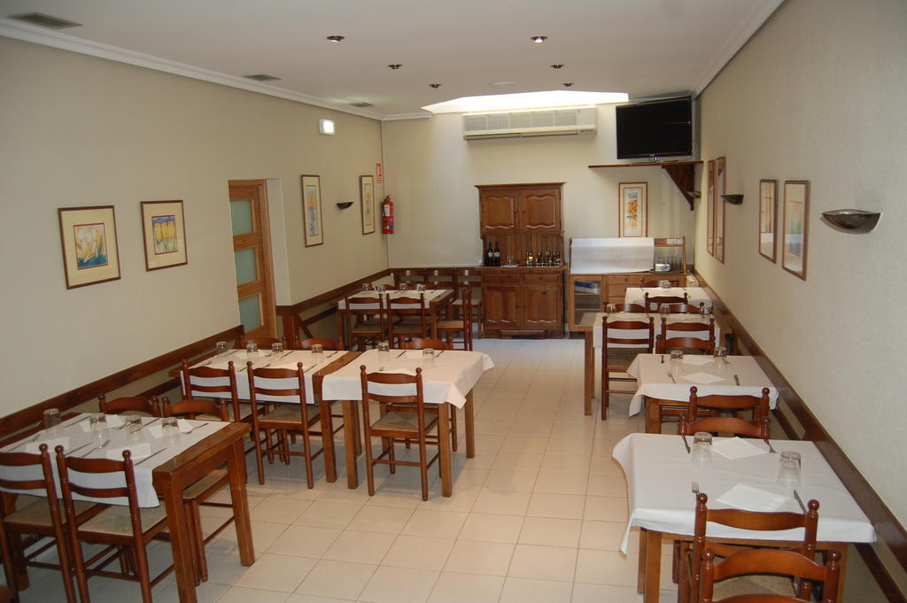 Bar Pension Restaurante Bidasoa Irun Exteriér fotografie